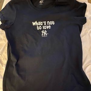 NWT ladies large GInSports NY Yankees T-Shirt